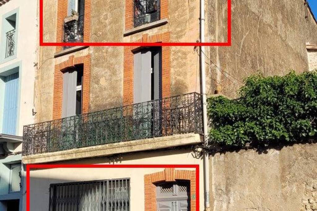 Charming Character Apartment With Courtyard And Commercial Premises.