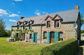 Stunning Detached Country House with Many Options
