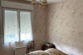 Single Storey Detached House With Garden
