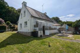 Detached House with Landscaped Garden