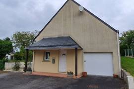 Modern Detached House with Garden