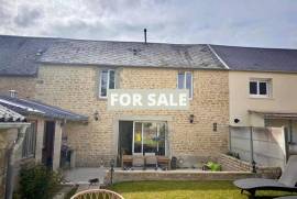 Town House with Neat Garden Not Far from the Coast