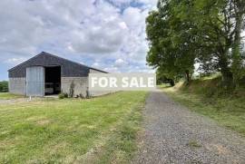 Detached Country House with Outbuilding