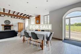 Detached Country House with Outbuilding