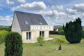 Modern Detached House with Garden