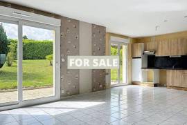 Modern Detached House with Garden