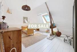 Detached House with Garden