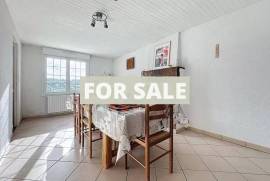 Detached House with Garden