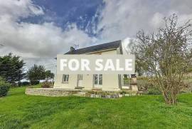 Detached House with Garden