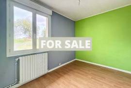 Detached House with Garden