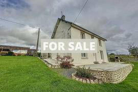 Detached House with Garden