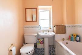 3 bedroom, Semi-detached house for sale