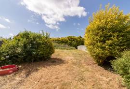 3 bedroom, Semi-detached house for sale