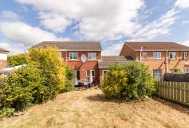 3 bedroom, Semi-detached house for sale