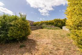 3 bedroom, Semi-detached house for sale