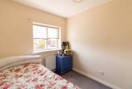 3 bedroom, Semi-detached house for sale