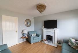 3 bedroom, Semi-detached house for sale
