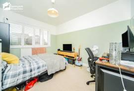 4 bedroom, Detached bungalow for sale