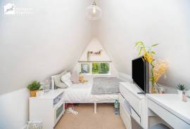 4 bedroom, Detached bungalow for sale