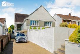 4 bedroom, Detached bungalow for sale