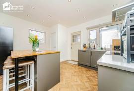 4 bedroom, Detached bungalow for sale