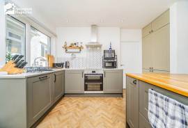 4 bedroom, Detached bungalow for sale