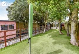 2 bedroom, Detached house for sale