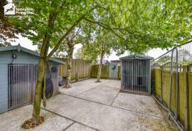 2 bedroom, Detached house for sale
