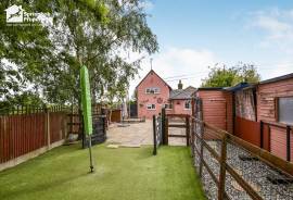 2 bedroom, Detached house for sale