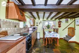2 bedroom, Detached house for sale