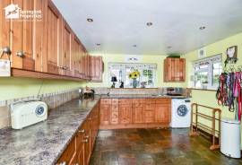 2 bedroom, Detached house for sale