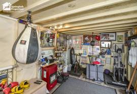 2 bedroom, Detached house for sale