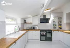 5 bedroom, Detached house for sale