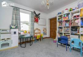 5 bedroom, Detached house for sale