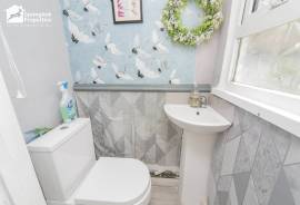 5 bedroom, Detached house for sale