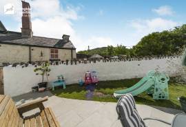 5 bedroom, Detached house for sale