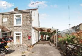 2 bedroom, Semi-detached house for sale
