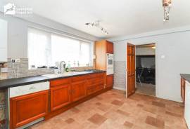2 bedroom, Semi-detached house for sale