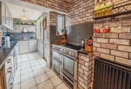 3 bedroom, End of terrace house for sale