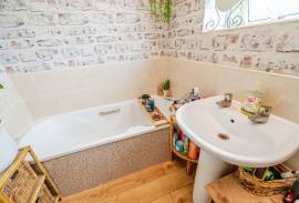 3 bedroom, End of terrace house for sale