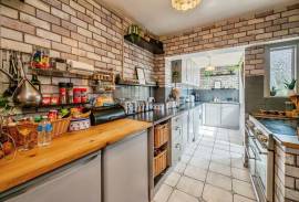 3 bedroom, End of terrace house for sale