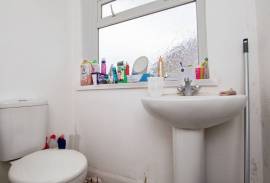 4 bedroom, End of terrace house for sale