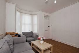 4 bedroom, End of terrace house for sale