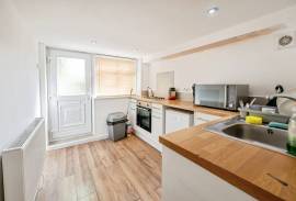4 bedroom, End of terrace house for sale