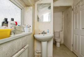 4 bedroom, End of terrace house for sale