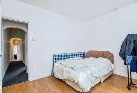 4 bedroom, End of terrace house for sale