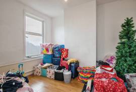 4 bedroom, End of terrace house for sale