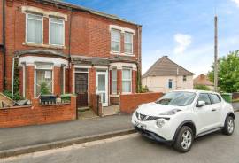 4 bedroom, End of terrace house for sale