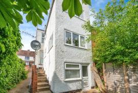4 bedroom, End of terrace house for sale