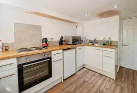 4 bedroom, End of terrace house for sale